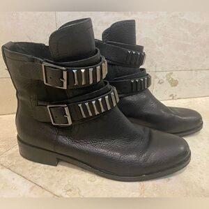 Pour La Victoire CARON Women’s Size 8.5 Double Strap Ankle Pull On Booties